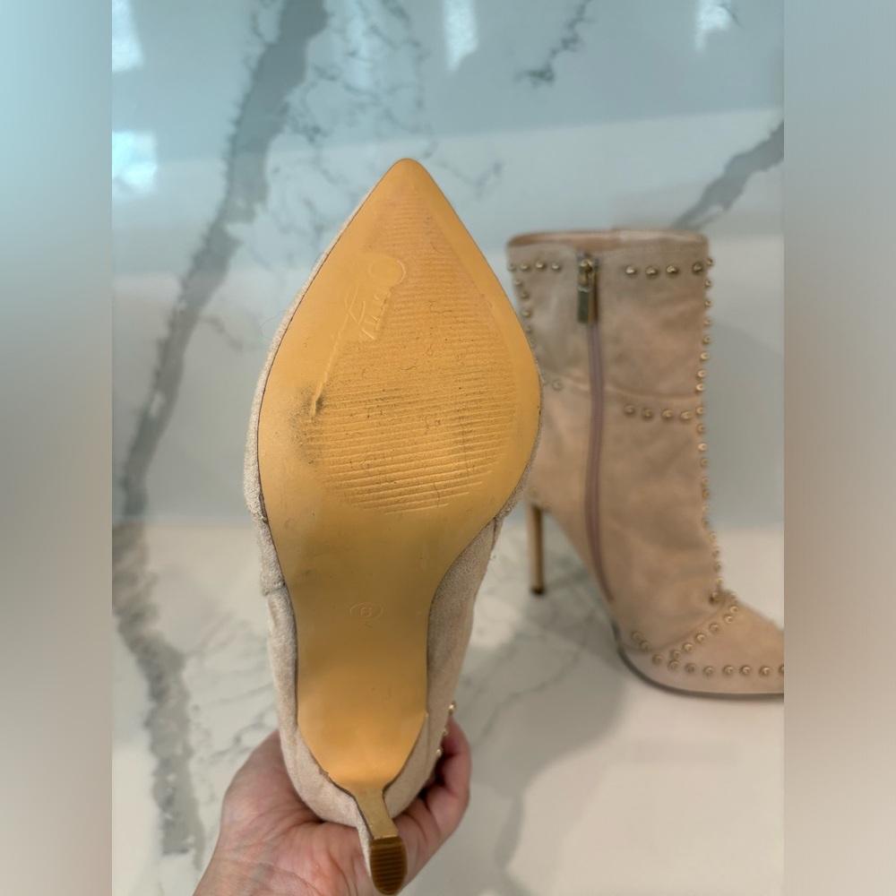 Olivia Ferguson Nude Suede Studded Boots - Picture 3 of 9